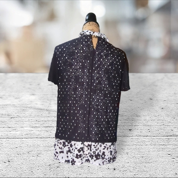 Elle eyelet mock layered top size L - Picture 7 of 14